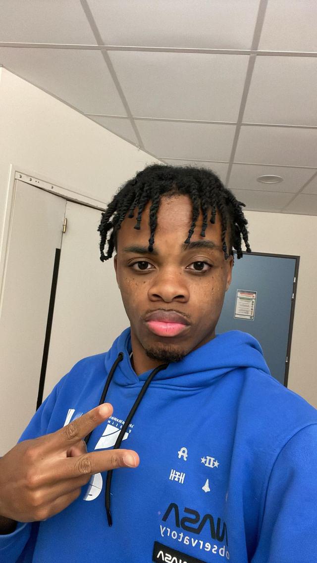 Profil de Wacil, 19 ans, Annonce gay à Pugerna