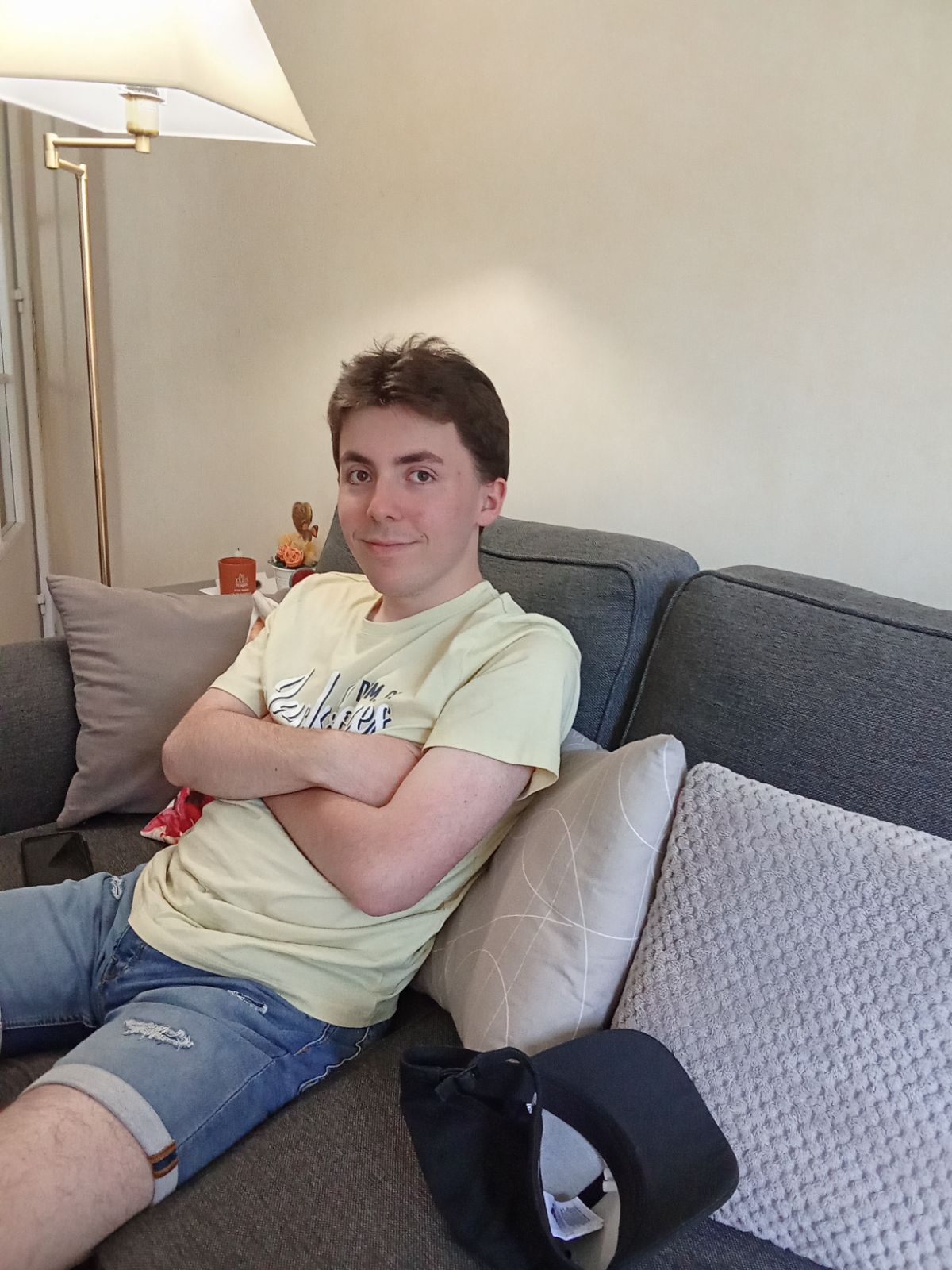 Profil de Ouriel, 20 ans, Annonce gay à Oleyres