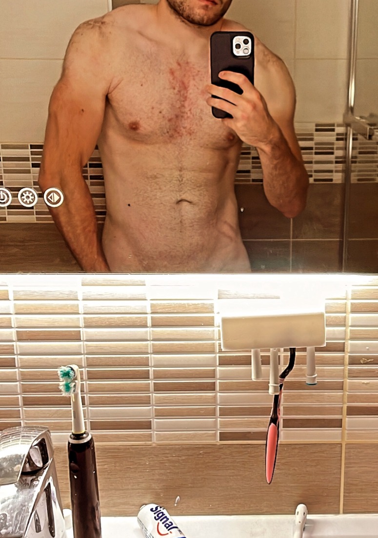 Profil de Johad, 27 ans, Annonce gay à Cheiry