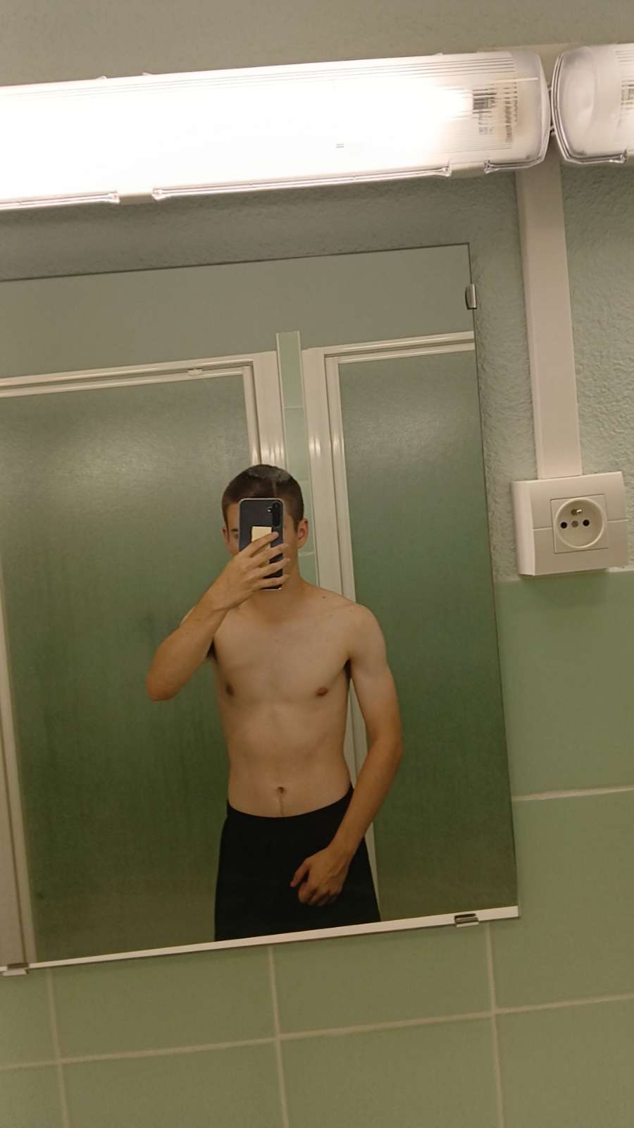 Profil de Roldan, 19 ans, Annonce gay à Cousset