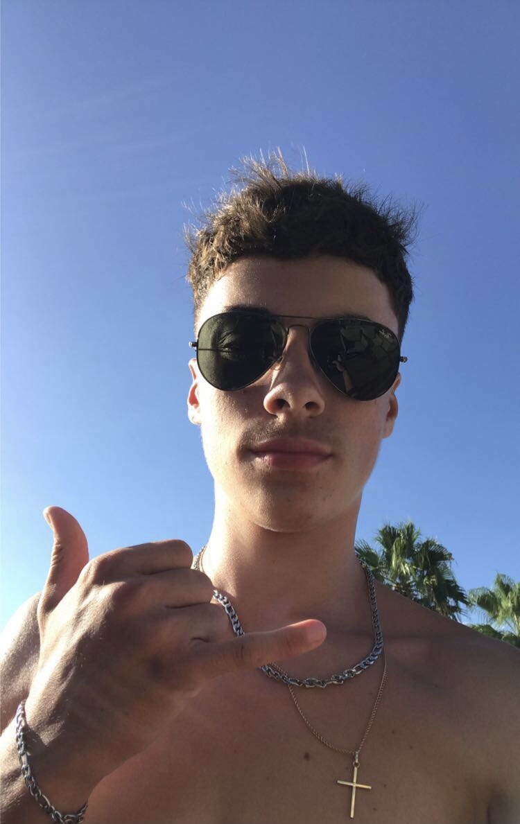 Profil de Charles, 21 ans, Annonce gay à Toffen