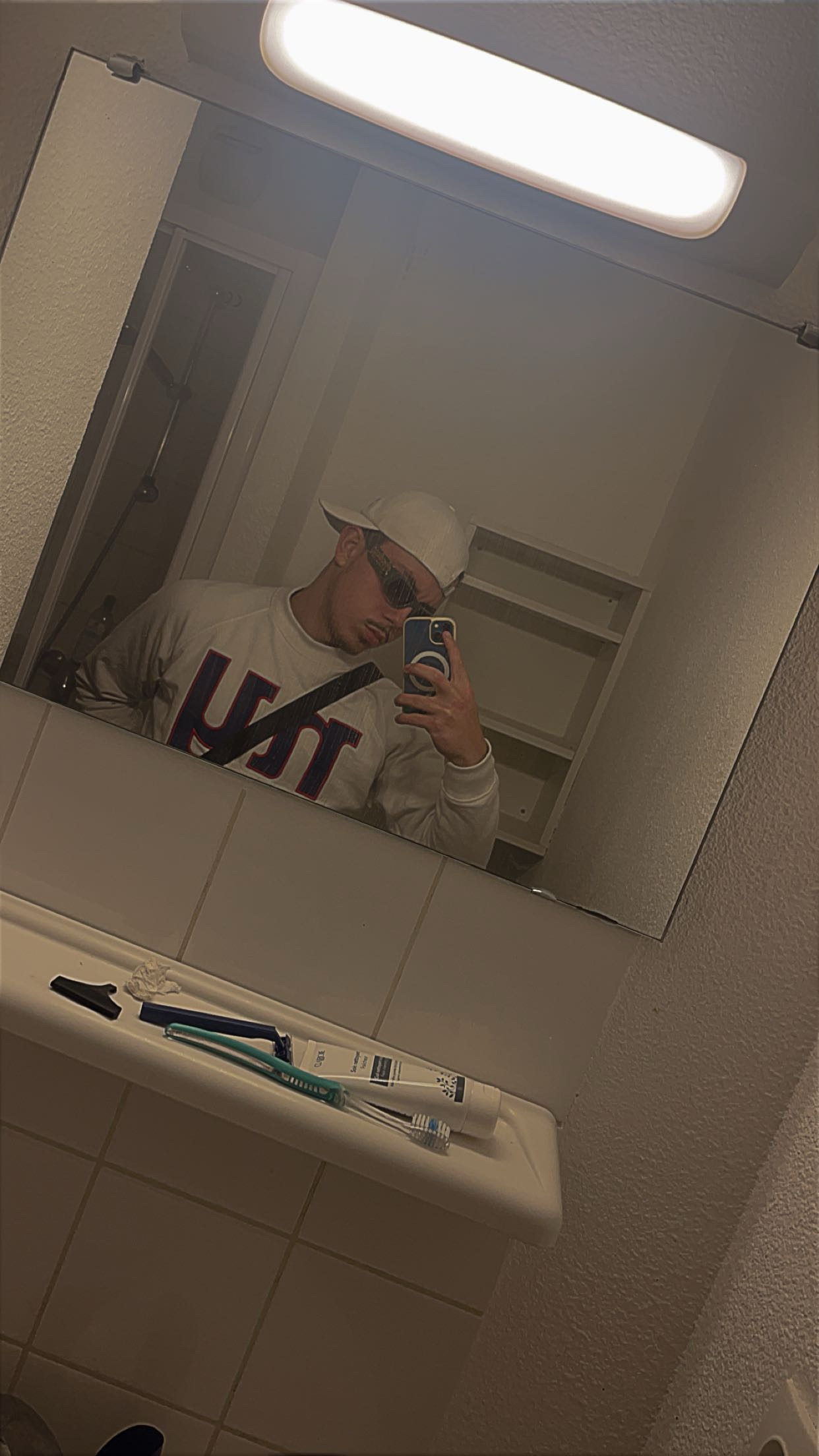 Profil de Ettore, 19 ans, Annonce gay à Ballens