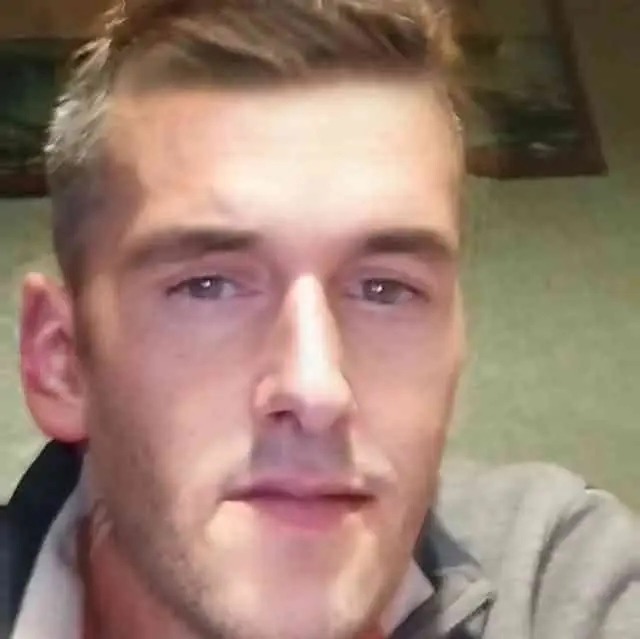 Profil de Umut, 34 ans, Annonce gay à Wangenried