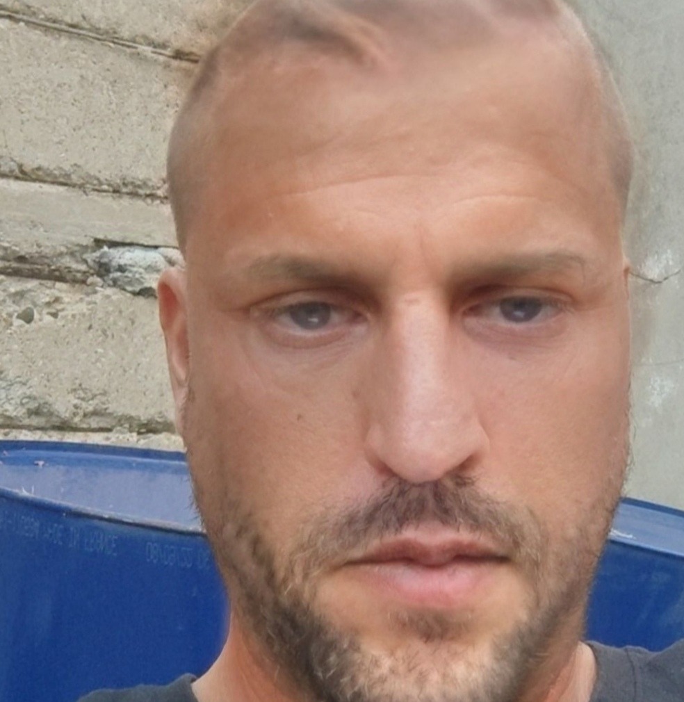 Profil de Alone, 49 ans, Annonce gay à Crans VS