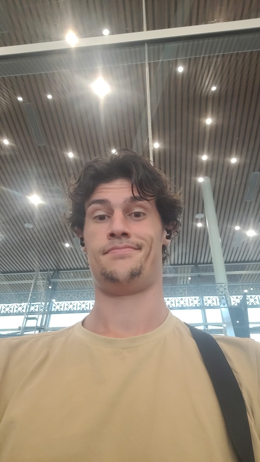 Profil de Alioune, 22 ans, Annonce gay à Portein