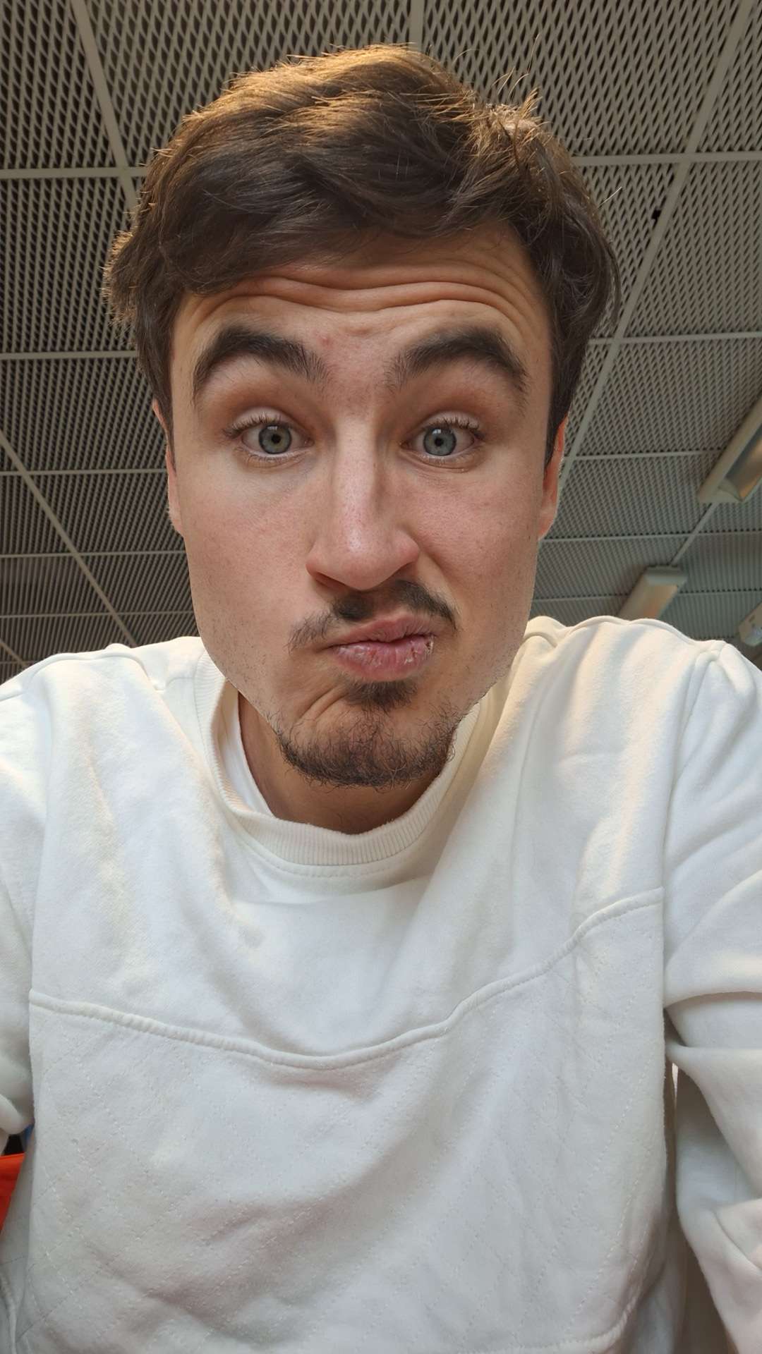 Profil de Nasime, 21 ans, Annonce gay à Wolfisberg