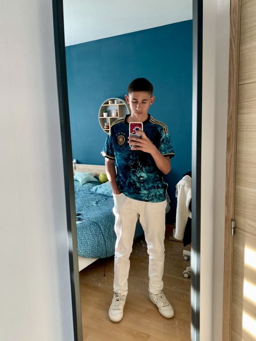 Profil de Mohcene, 19 ans, Annonce gay à Mülchi