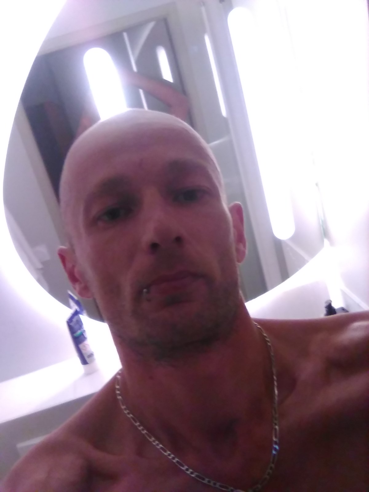 Profil de Manea, 41 ans, Annonce gay à Balmberg