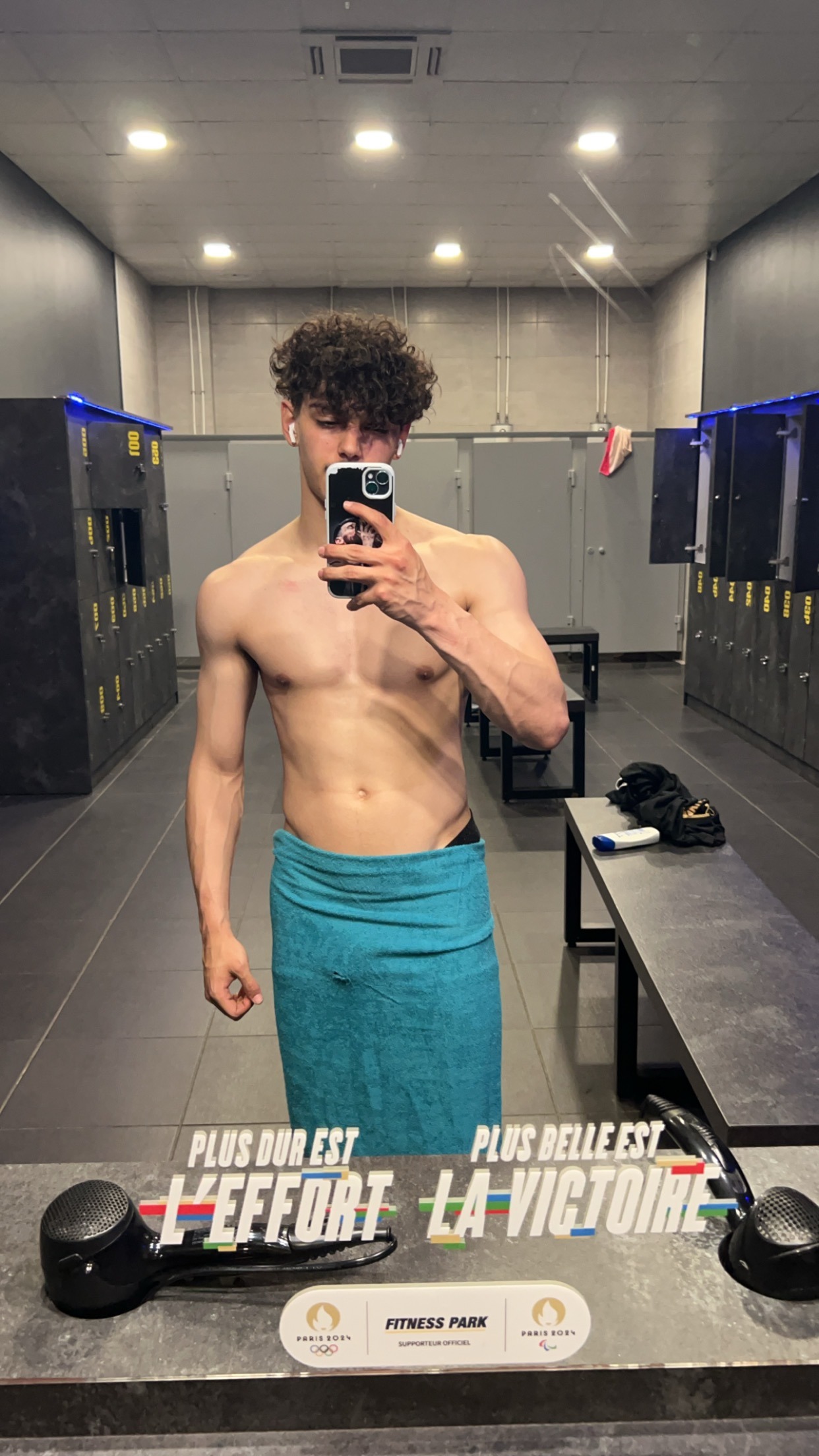 Profil de Azzedine, 21 ans, Annonce gay à Ersigen