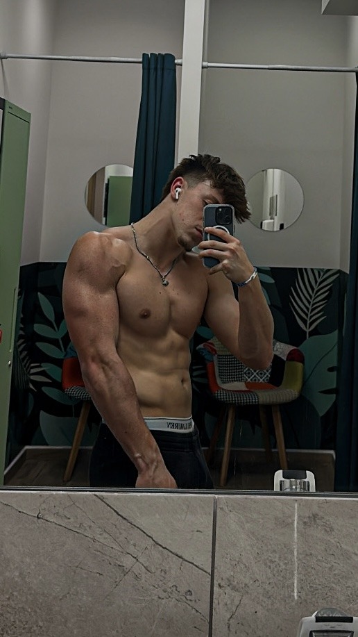 Profil de Alvyn, 19 ans, Annonce gay à Lucens
