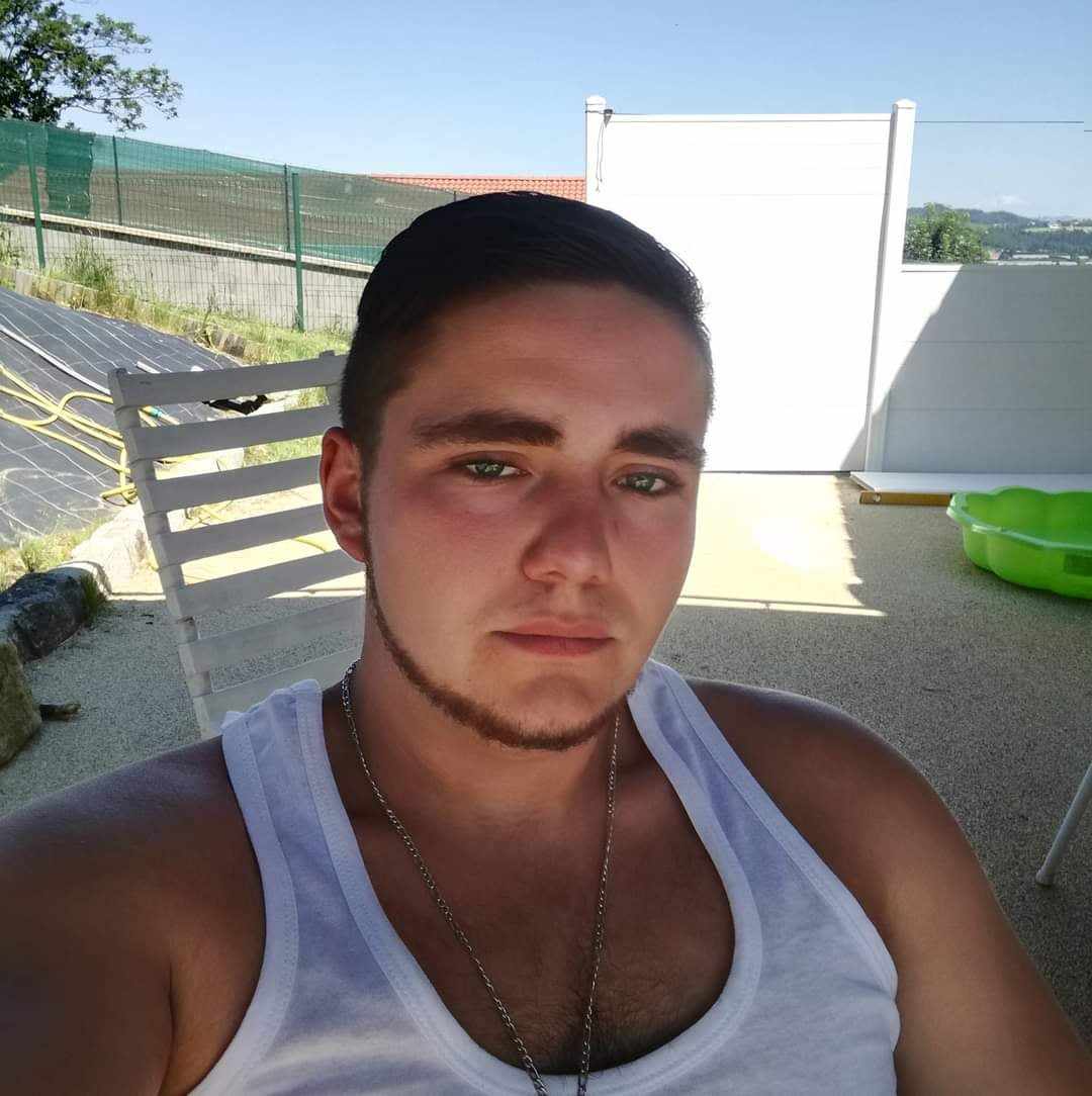 Profil de Aboubacar, 29 ans, Annonce gay à Cinuos-chel