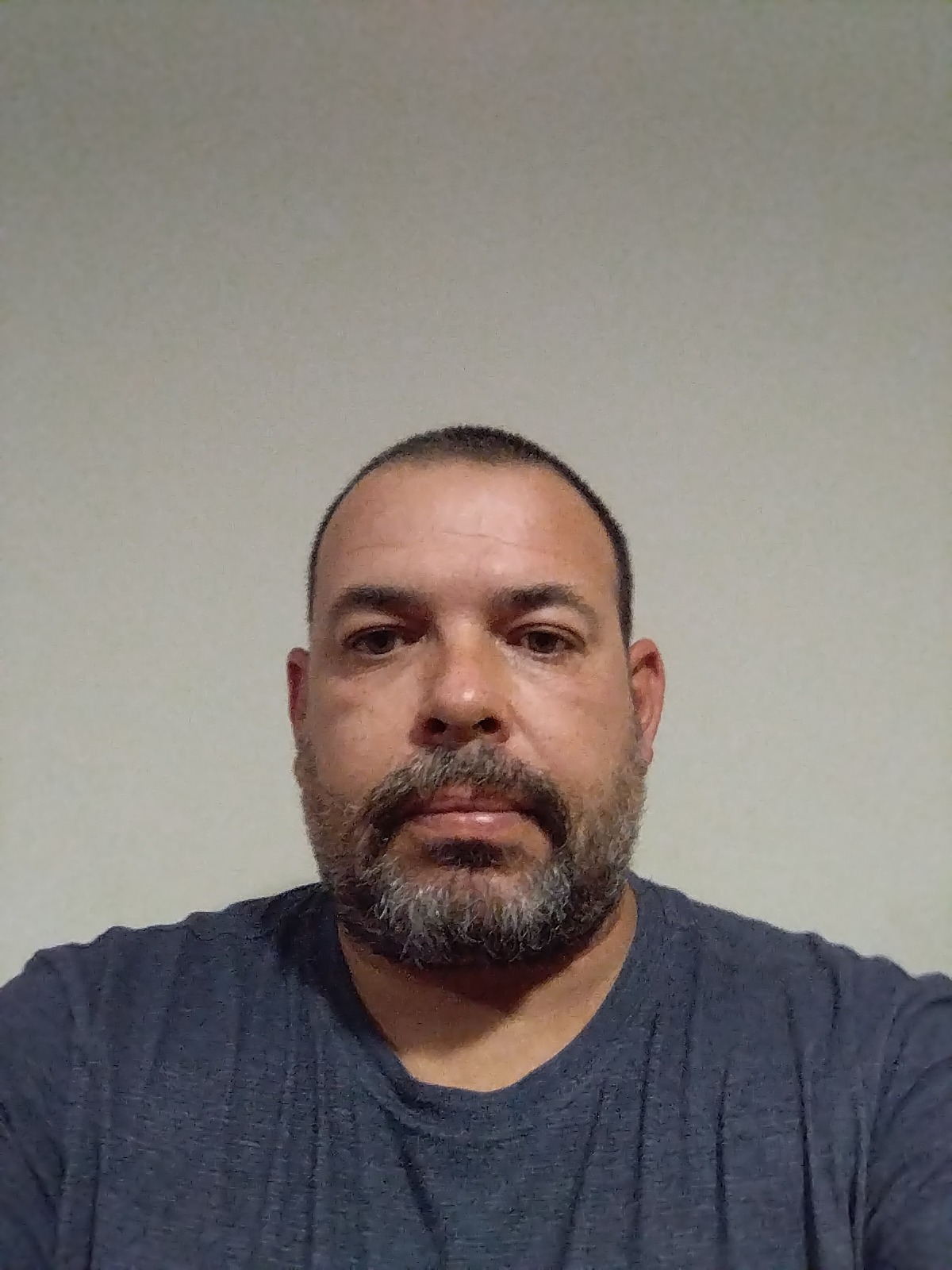 Profil de Keliane, 46 ans, Annonce gay à Bursinel
