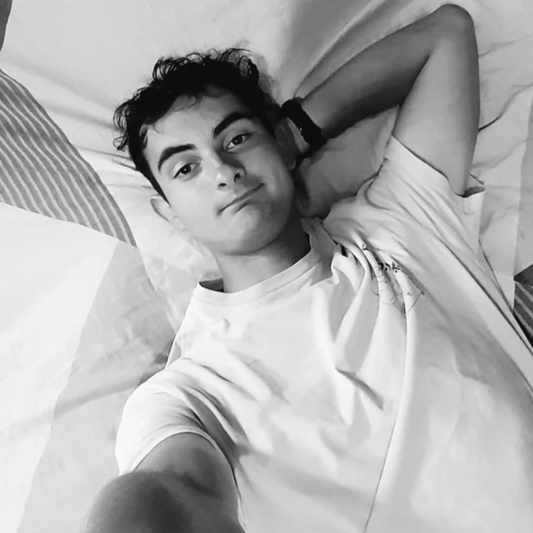 Profil de Ebu, 19 ans, Annonce gay à Flühli LU