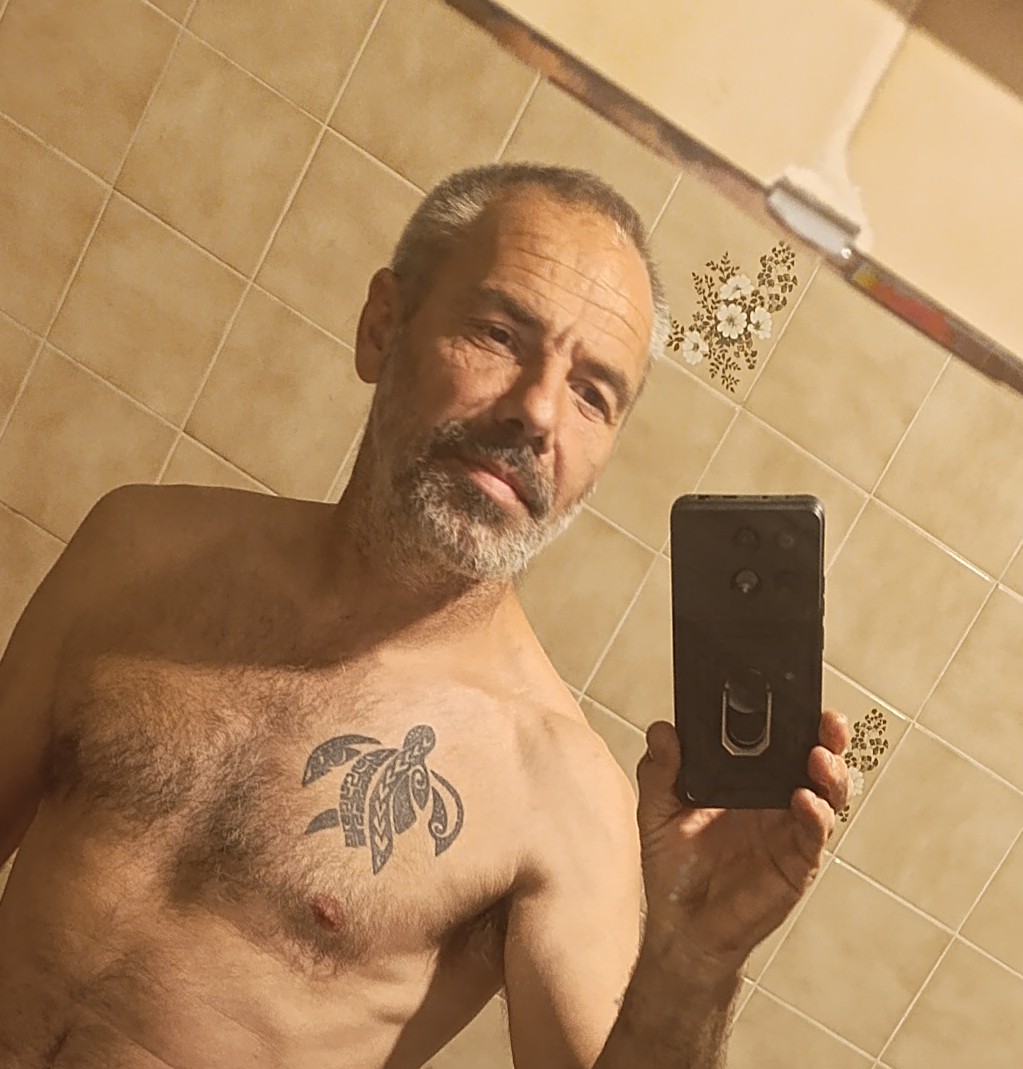Profil de Olivier, 49 ans, Annonce gay à Hinterfultigen