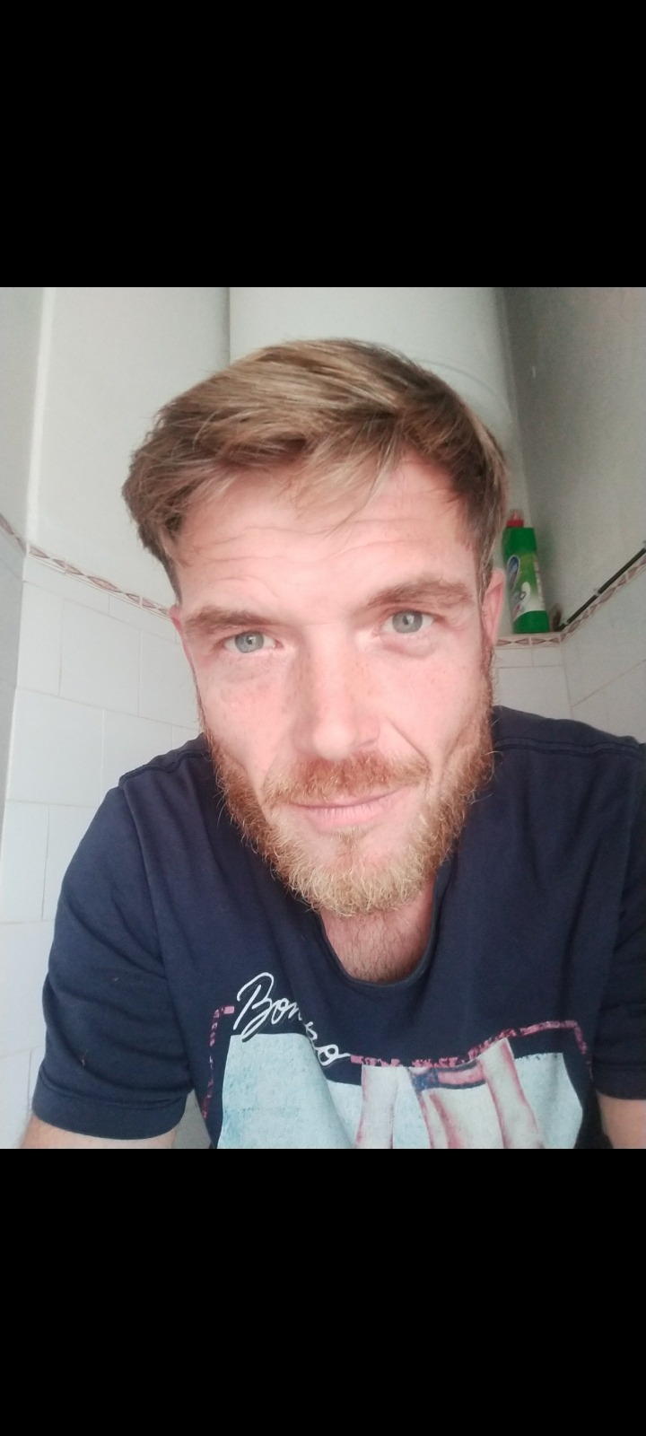 Profil de Houd, 38 ans, Annonce gay à Altbüron