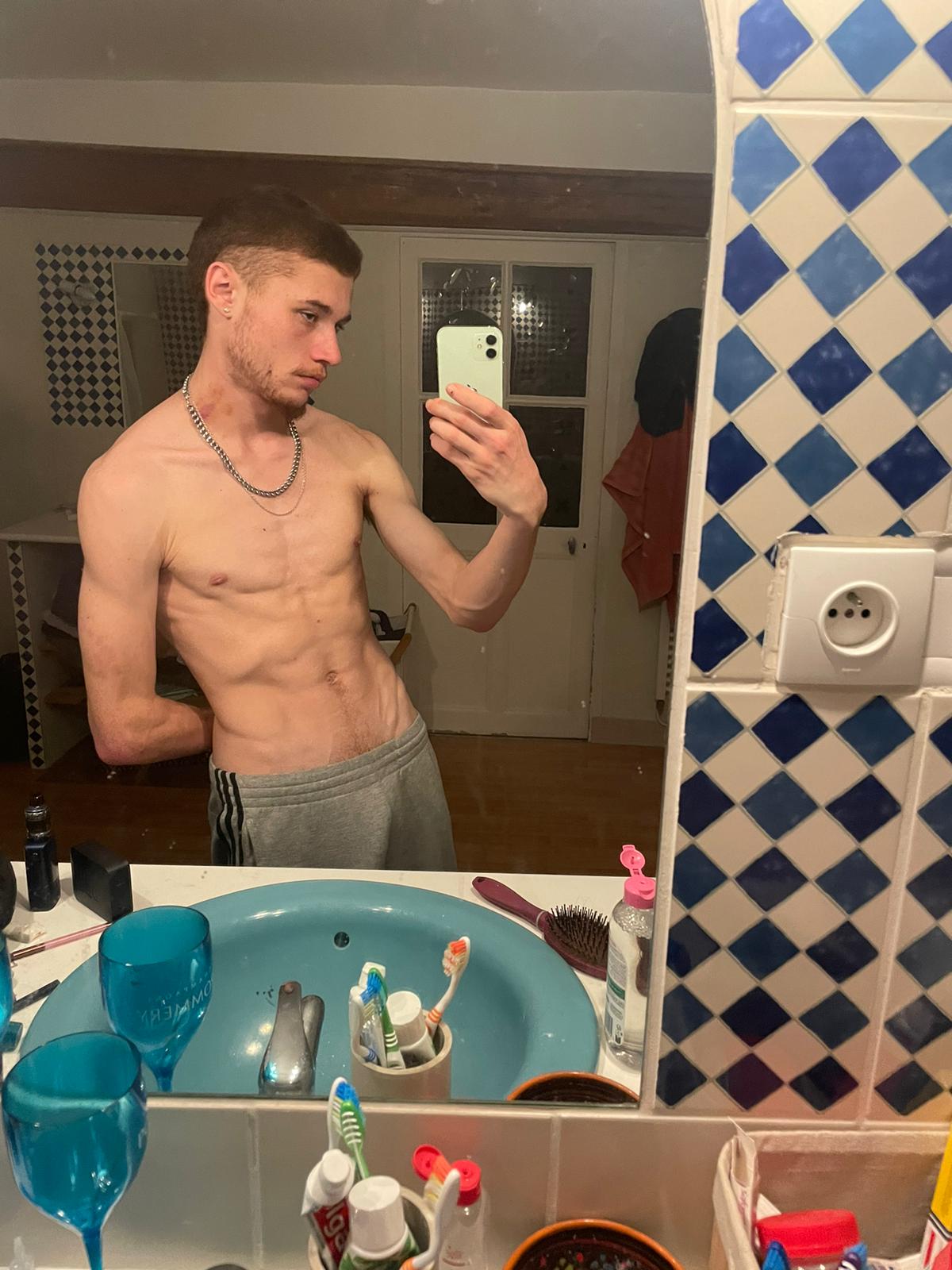 Profil de Guerlain, 19 ans, Annonce gay à Orpund