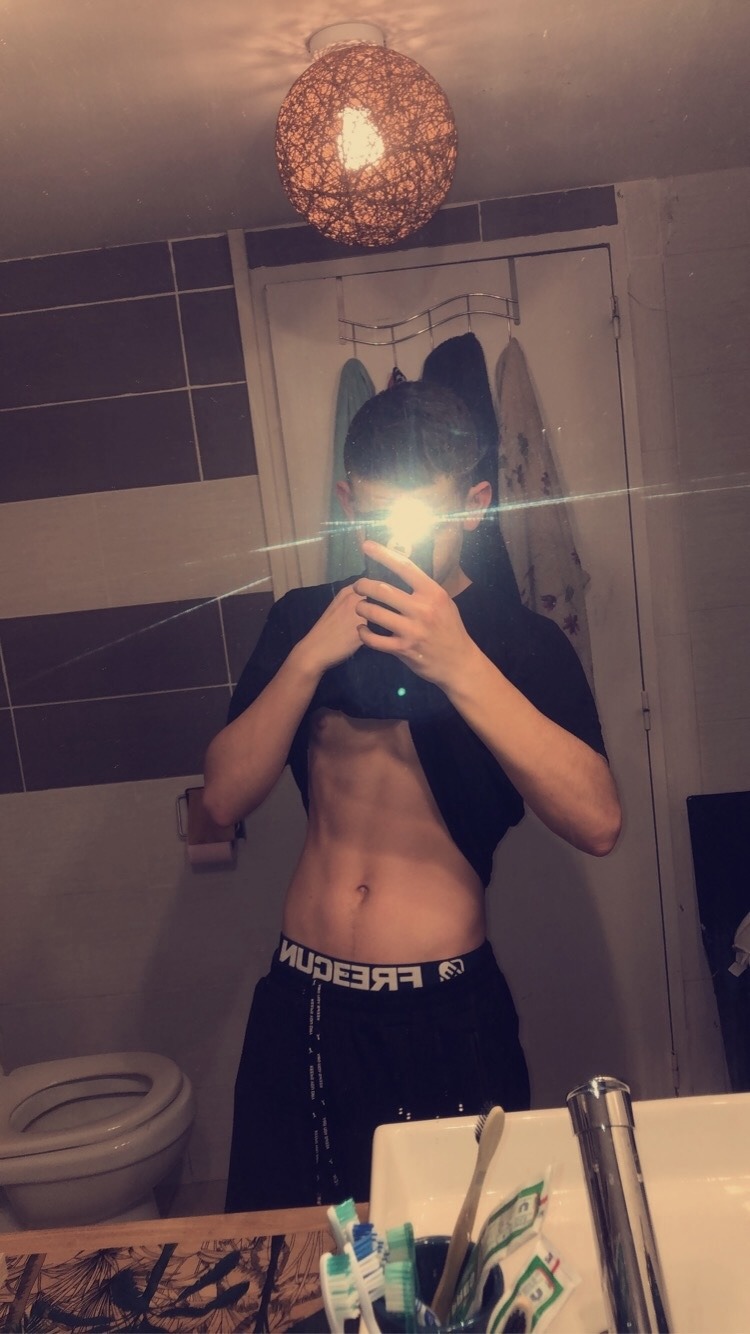 Profil de Silouane, 18 ans, Annonce gay à Rohrbach