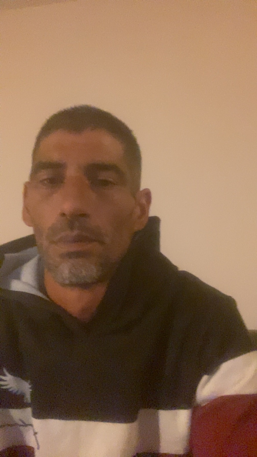 Profil de Jean-yvon, 40 ans, Annonce gay à Flims Dorf