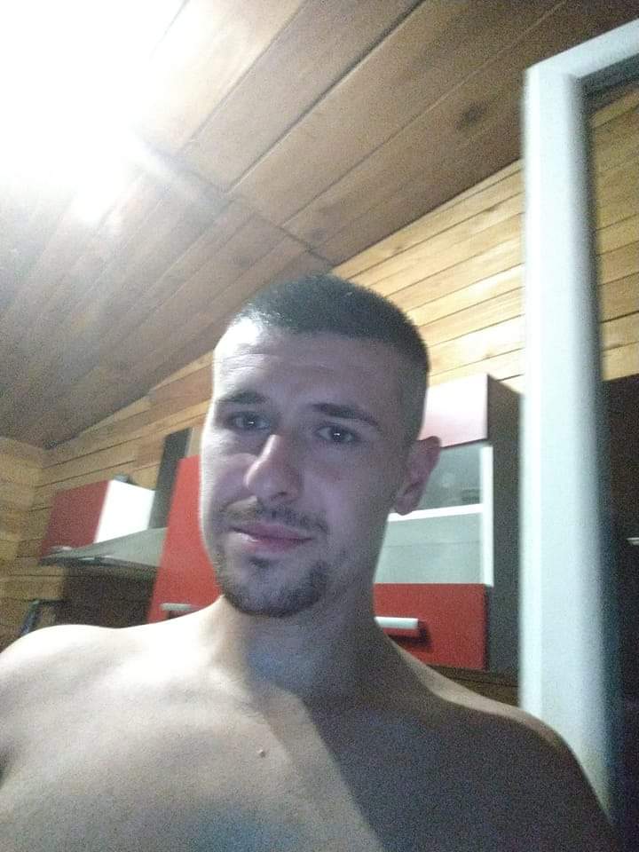 Profil de Avram, 33 ans, Annonce gay à Ballwil