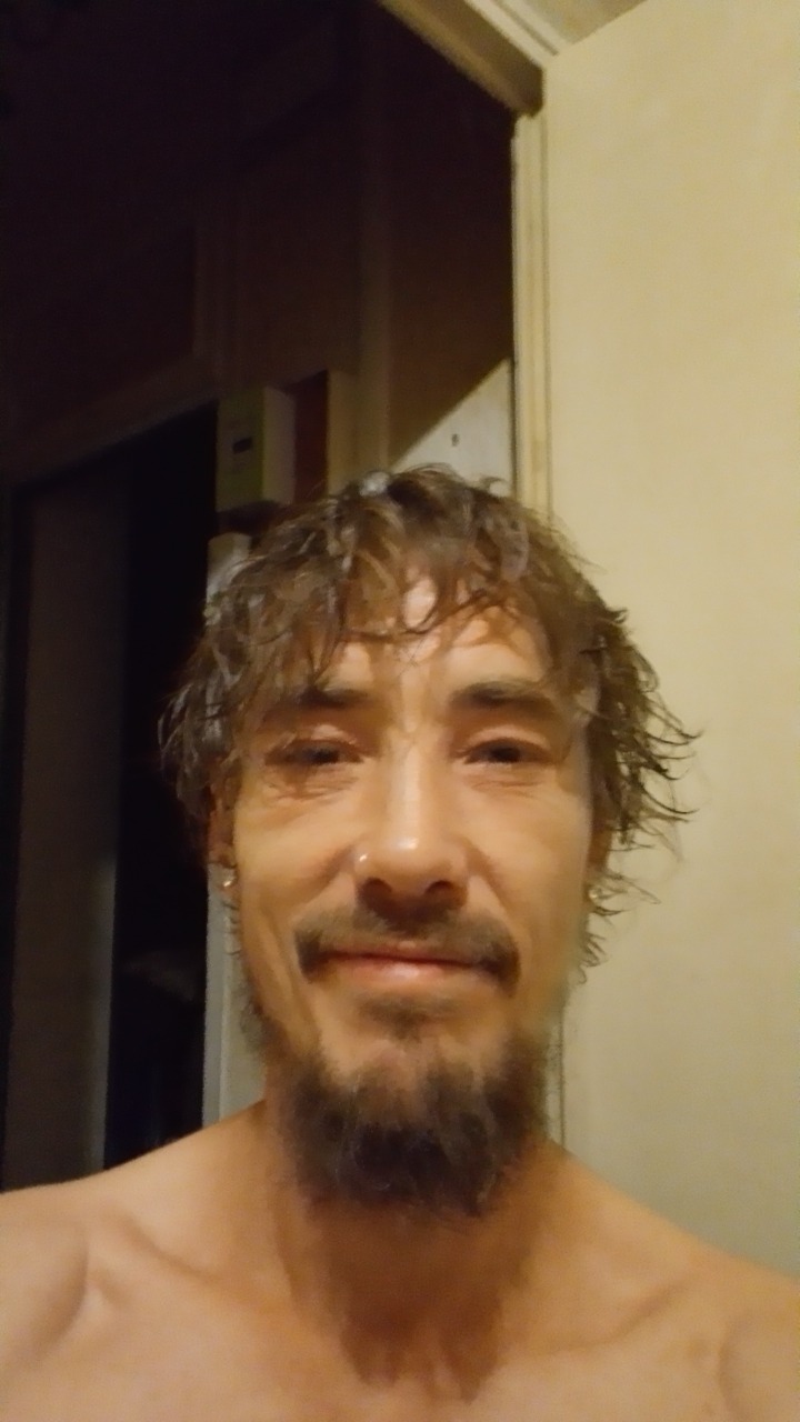 Profil de Aliocha, 39 ans, Annonce gay à Osco