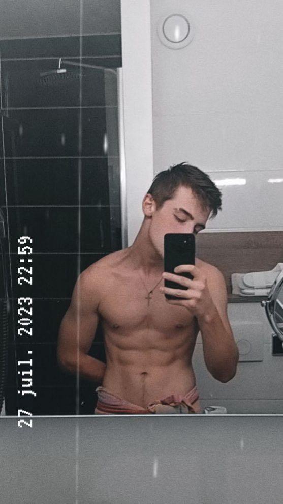 Profil de Riyas, 20 ans, Annonce gay à Törbel