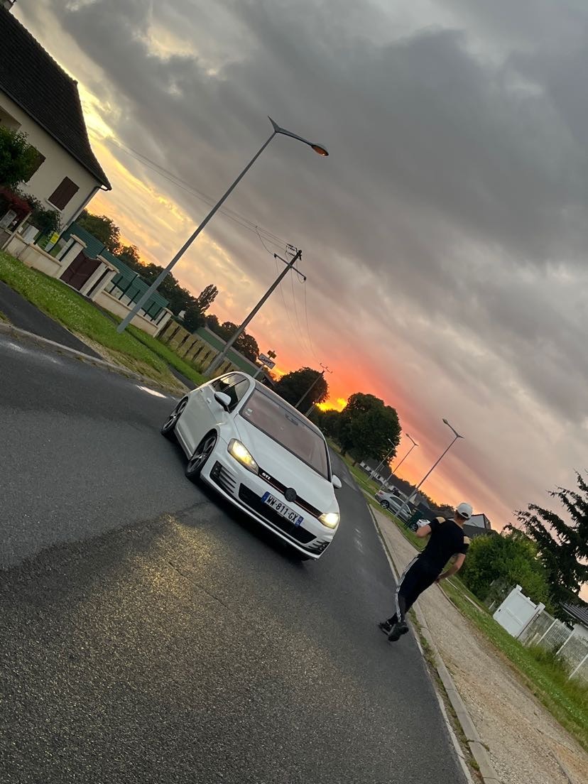 Profil de Wafi, 25 ans, Annonce gay à Longeau