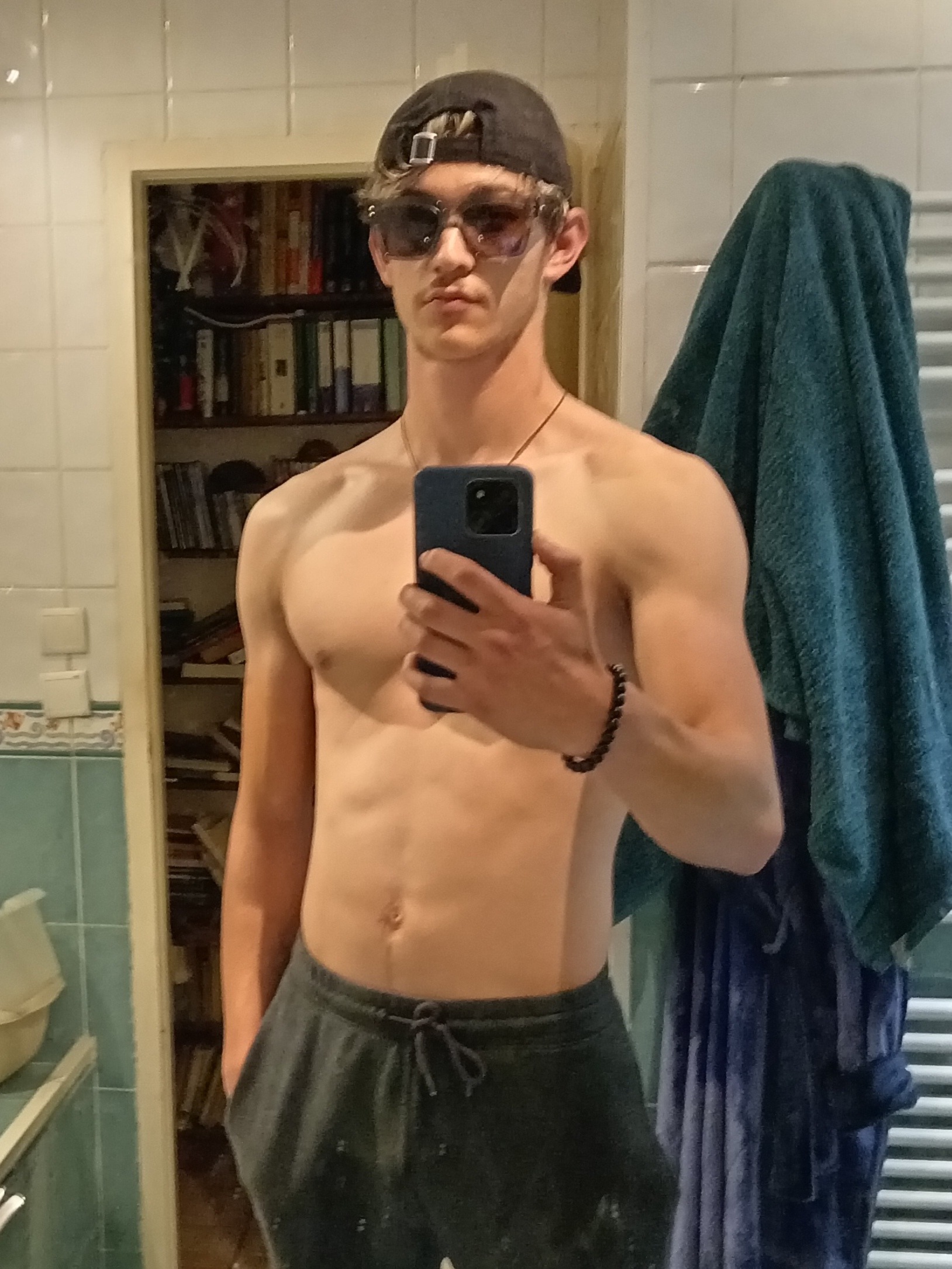Profil de Aymard, 18 ans, Annonce gay à Feldbach