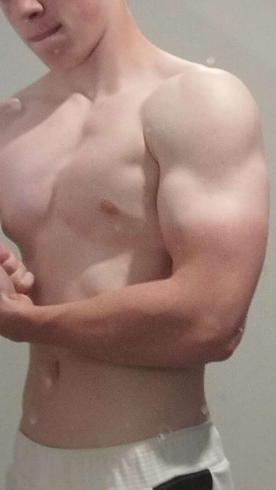 Profil de Khalifa, 19 ans, Annonce gay à Weggis