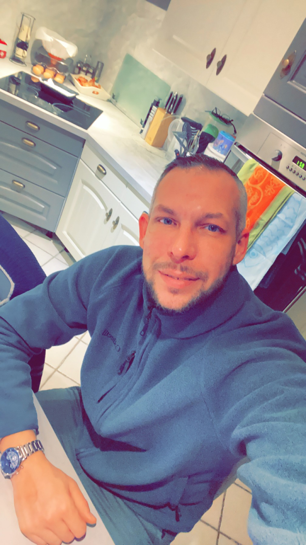Profil de Irwan, 19 ans, Annonce gay à Tschappina